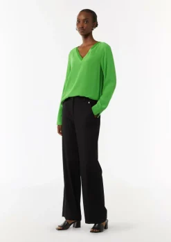 Bluse mit V-Ausschnitt und Satinblende