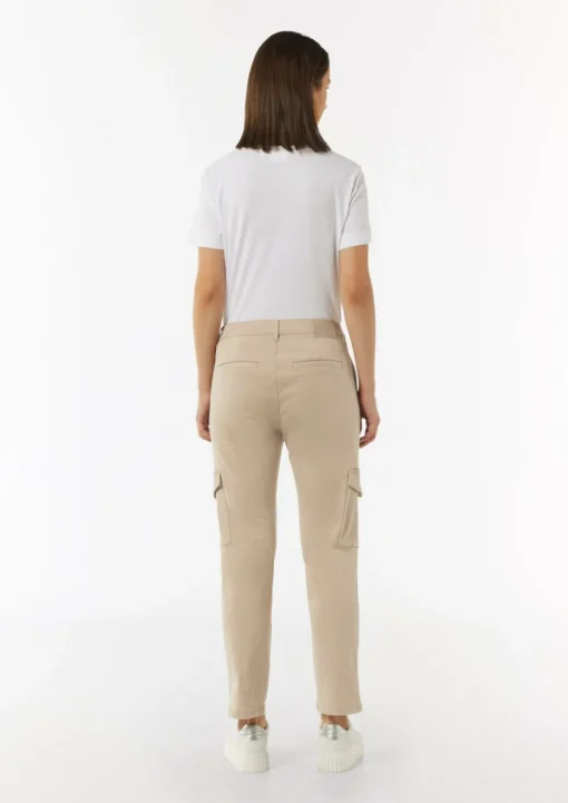 Cargohose mit schmal zulaufendem Bein