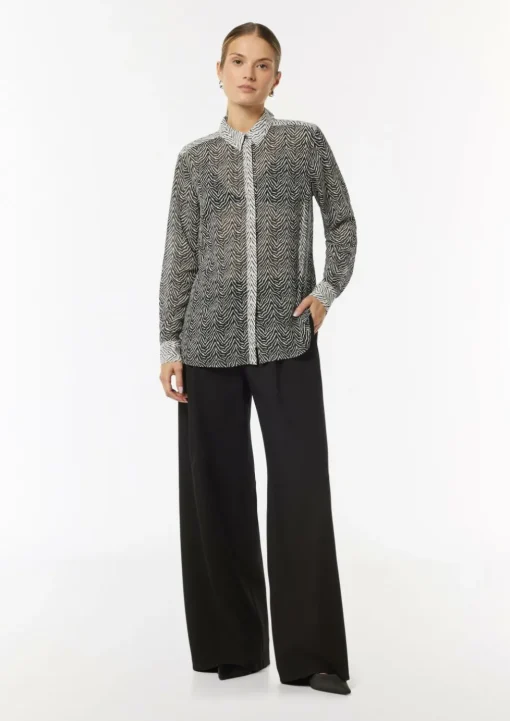 Chiffon-Bluse mit Hemdkragen und Manschetten