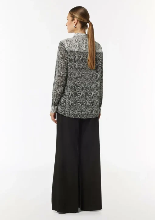 Chiffon-Bluse mit Hemdkragen und Manschetten