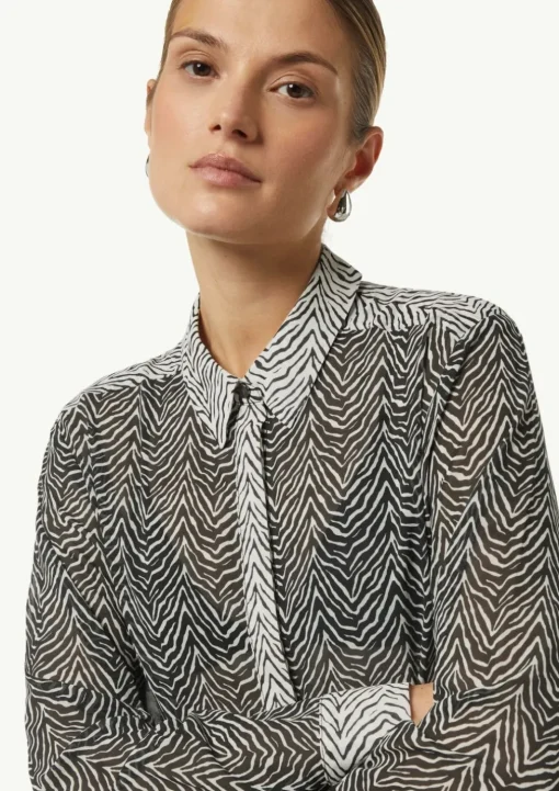 Chiffon-Bluse mit Hemdkragen und Manschetten