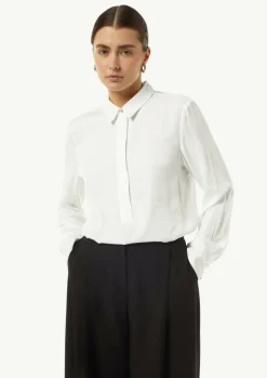 Elegante Satin-Bluse mit verdeckter Knopfleiste