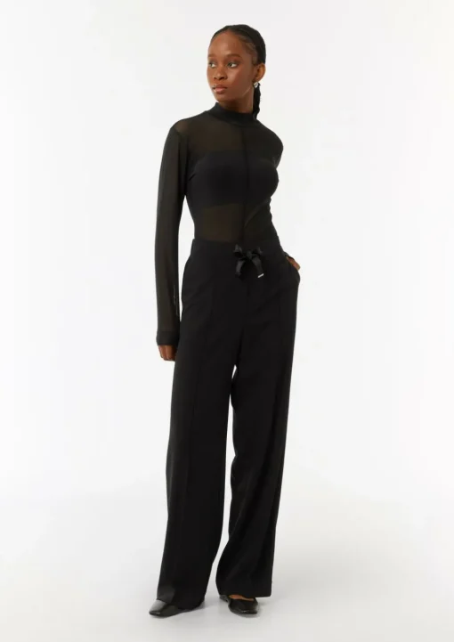 Elegante Stoffhose mit Bindeband