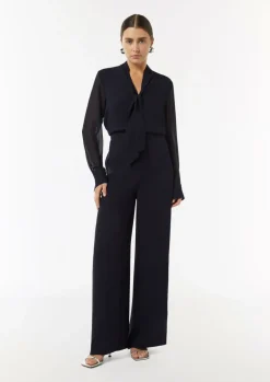 Eleganter Jumpsuit im Fabricmix