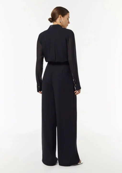 Eleganter Jumpsuit im Fabricmix