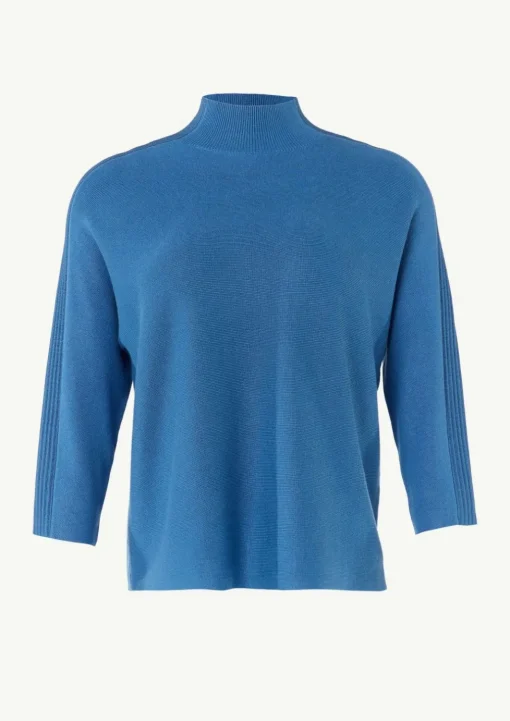 Feinstrickpullover mit Stehkragen und Rippdetail