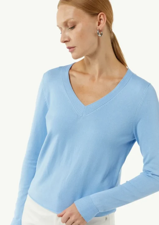 Feinstrickpullover mit V-Ausschnitt