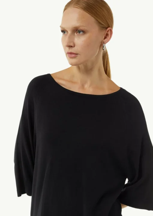 Feinstrickpullover mit weiten Ärmeln