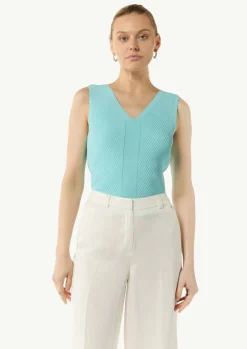 Feinstricktop mit Rippstruktur im Skinny Fit