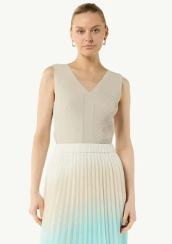 Feinstricktop mit Rippstruktur im Skinny Fit