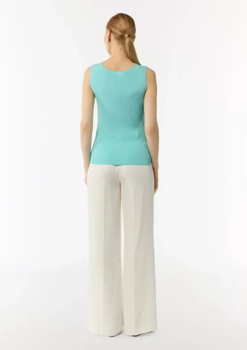 Feinstricktop mit Rippstruktur im Skinny Fit