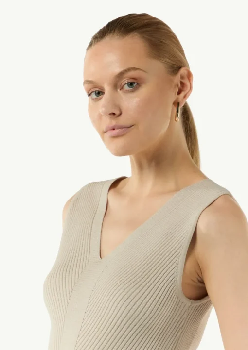 Feinstricktop mit Rippstruktur im Skinny Fit