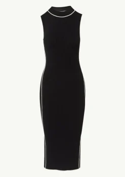 Figurbetontes Rippstrickkleid mit Kontrastdetails