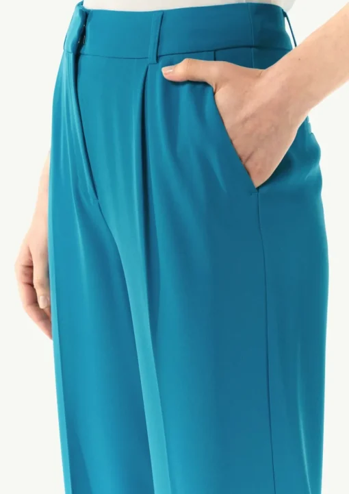 Fließende Wide-Leg-Hose mit Bügelfalten
