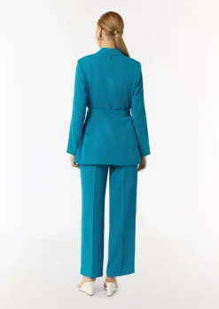 Fließender Longblazer mit Bindegürtel