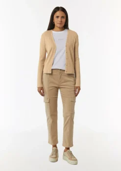 Gerippte Strickjacke im Slim Fit