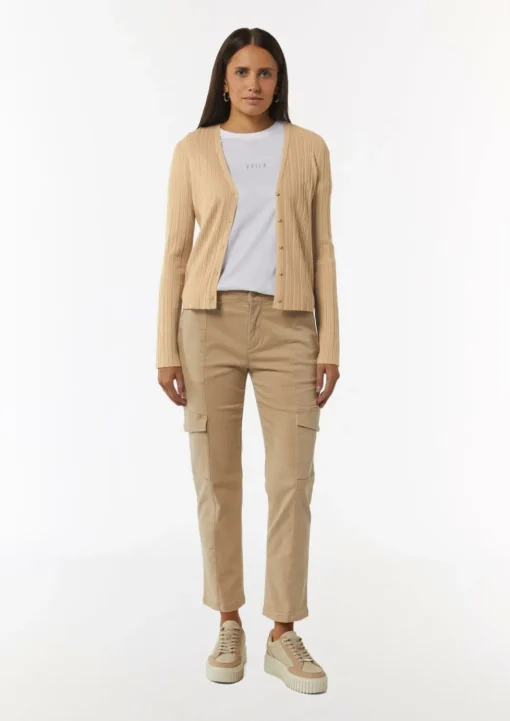 Gerippte Strickjacke im Slim Fit