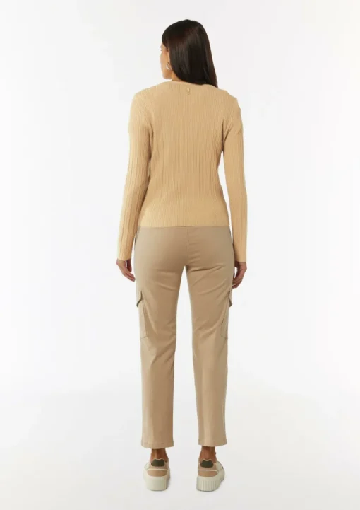 Gerippte Strickjacke im Slim Fit