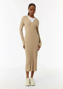 Geripptes Midikleid mit dekorativer Knopfleiste