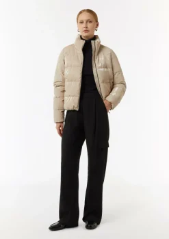 Glänzende Jacke mit Steppung