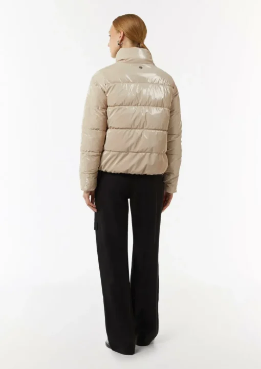 Glänzende Jacke mit Steppung