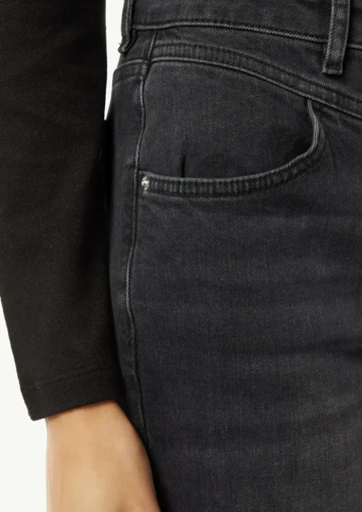Jeans mit Flared Leg und Schmuck-Detail