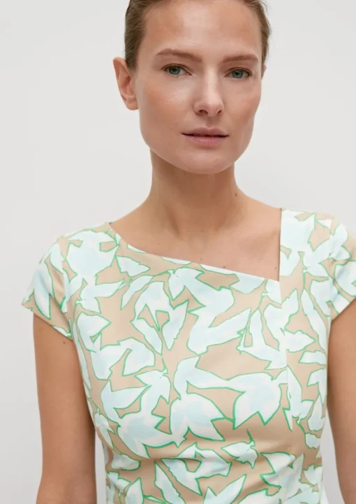 Kleid aus Baumwollsatin