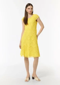 Kleid aus Spitze mit Rundhalsausschnitt