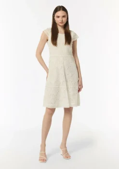 Kleid aus Spitze mit Rundhalsausschnitt