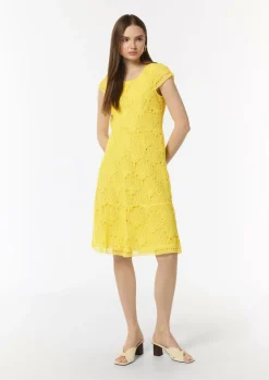Kleid aus Spitze mit Rundhalsausschnitt