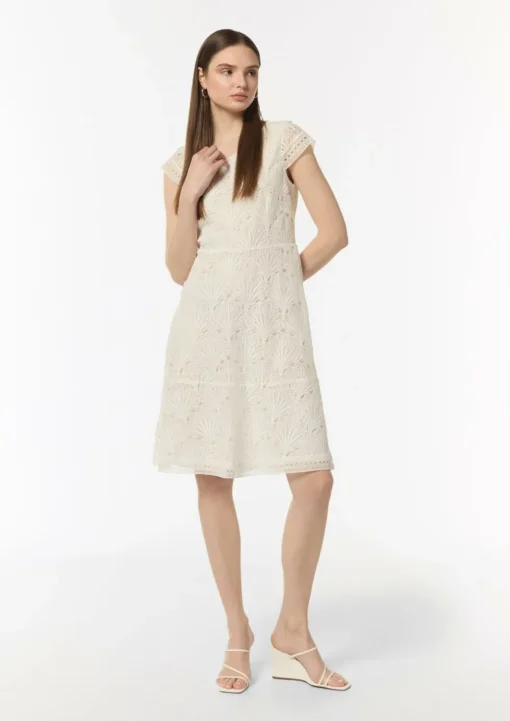 Kleid aus Spitze mit Rundhalsausschnitt