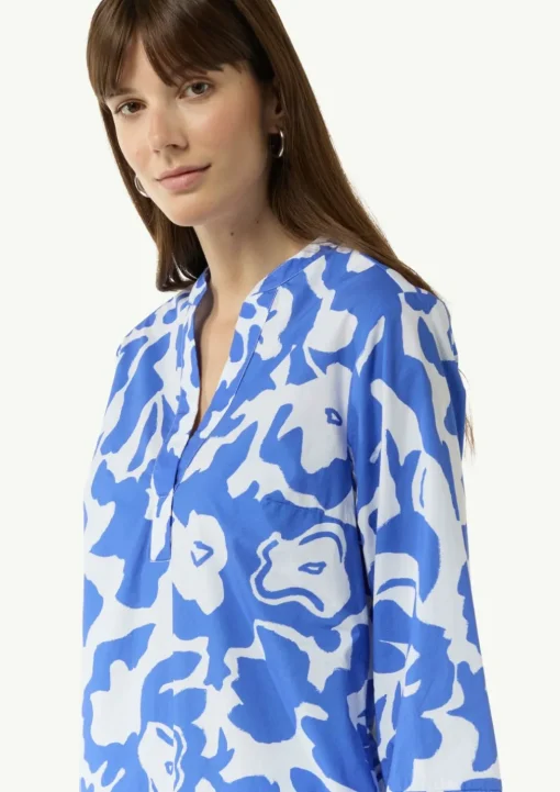 Kleid mit Tunika-Ausschnitt und All-over-Print