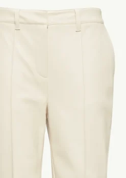 Kunstleder-Hose mit Teilungsnähten und Flared Leg