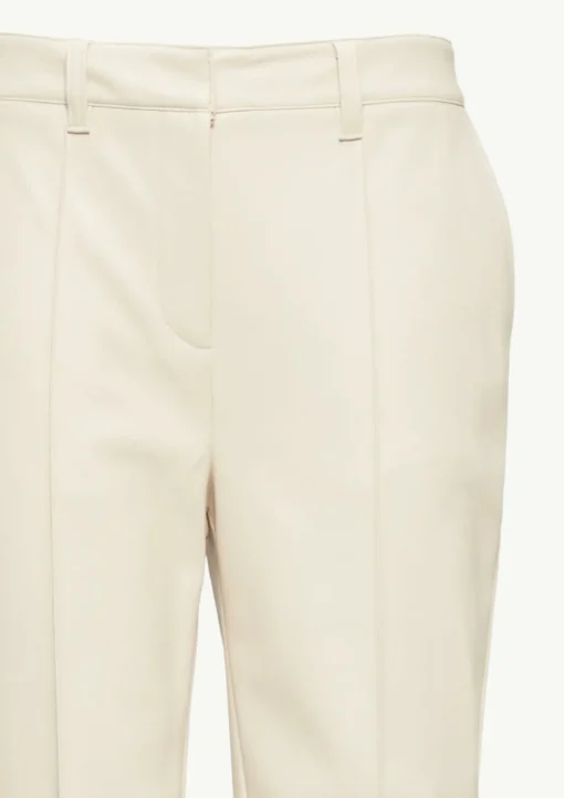 Kunstleder-Hose mit Teilungsnähten und Flared Leg