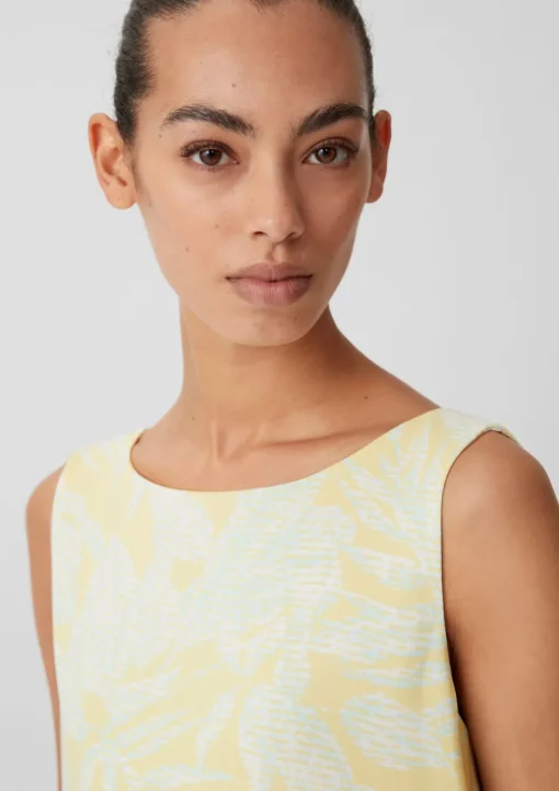 Kurzes Kleid aus Crêpe