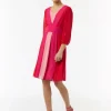 Kurzes Kleid mit Bindegürtel