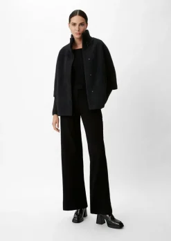 Kurzes Strick-Cape