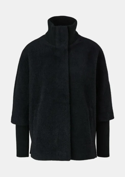 Kurzes Strick-Cape