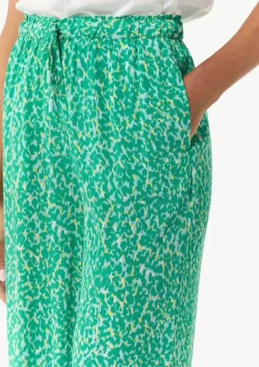 Leichte Stoffhose mit All-over-Print und Elastikbund