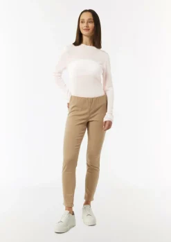 Leichter Strickpullover mit angedeutetem Stehkragen