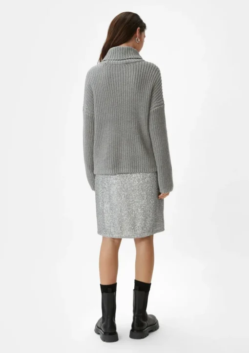 Lockerer Strickpullover mit Rollkragen