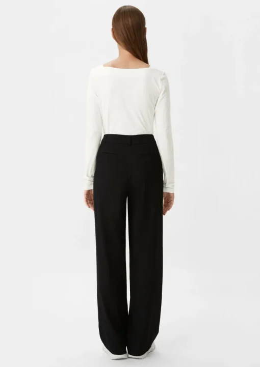 Longsleeve mit eckigem Ausschnitt
