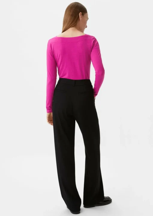 Longsleeve mit eckigem Ausschnitt