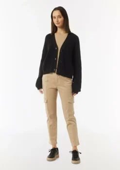 Lässige Strickjacke mit voluminösen Ärmeln