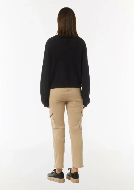 Lässige Strickjacke mit voluminösen Ärmeln