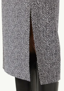 Midirock aus Jacquard mit Schlitz