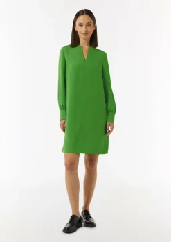 Minikleid aus Crêpe mit Tunika-Ausschnitt