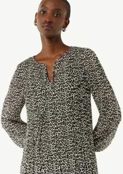 Plissiertes Chiffon-Kleid mit Leo-Print