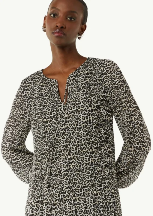 Plissiertes Chiffon-Kleid mit Leo-Print