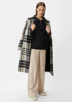 Poncho-Pullover mit Stehkragen